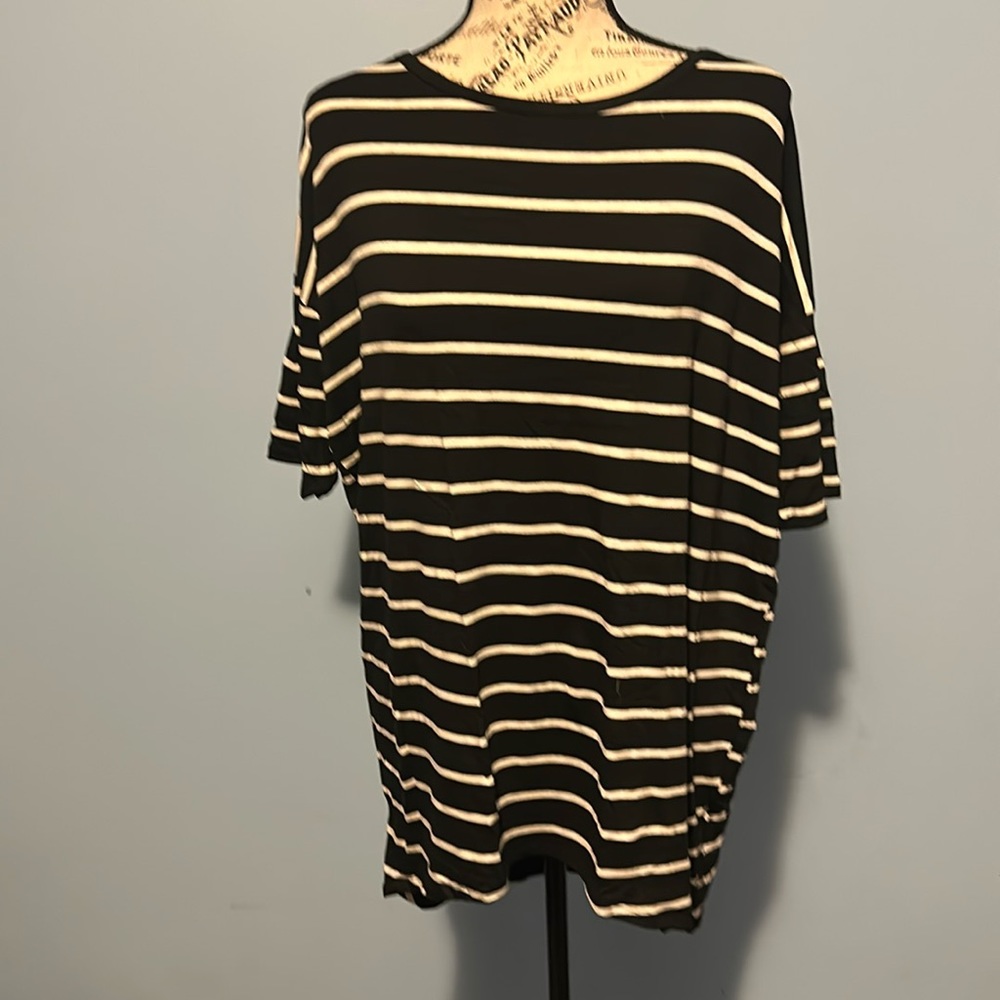 Short sleeved Lularoe shirt